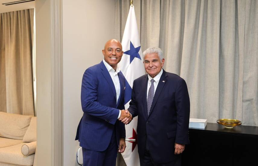 Presidente Mulino se reúne con Mariano Rivera para hablar de inversiones, empleo y apoyo al deporte