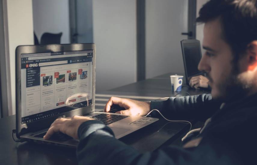 Corte Suprema de EEUU rechaza que proveedores de internet sean responsables de piratería de usuarios