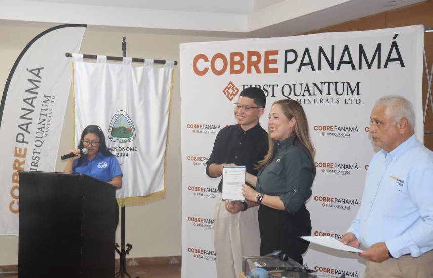 Cobre Panamá gradúa a 47 nuevos expertos en carpintería y fontanería