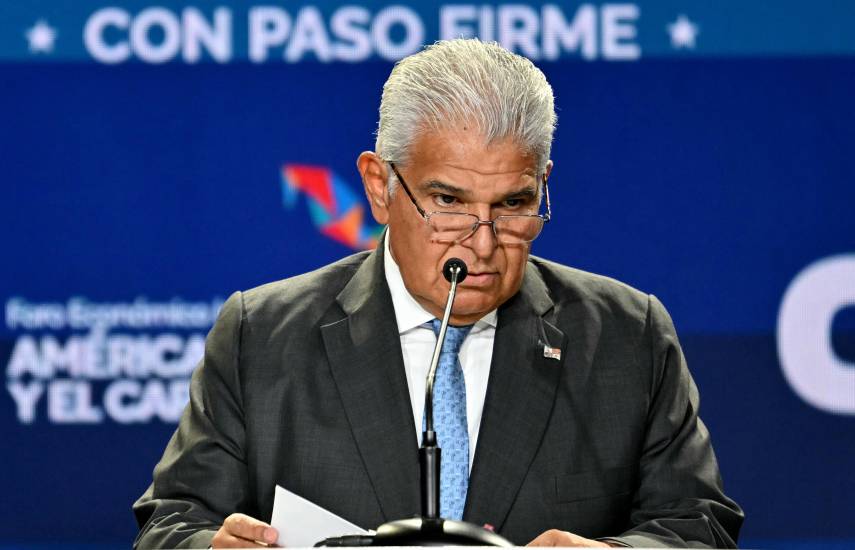 Mulino defiende la legalidad del control de los puertos de Balboa y Cristóbal