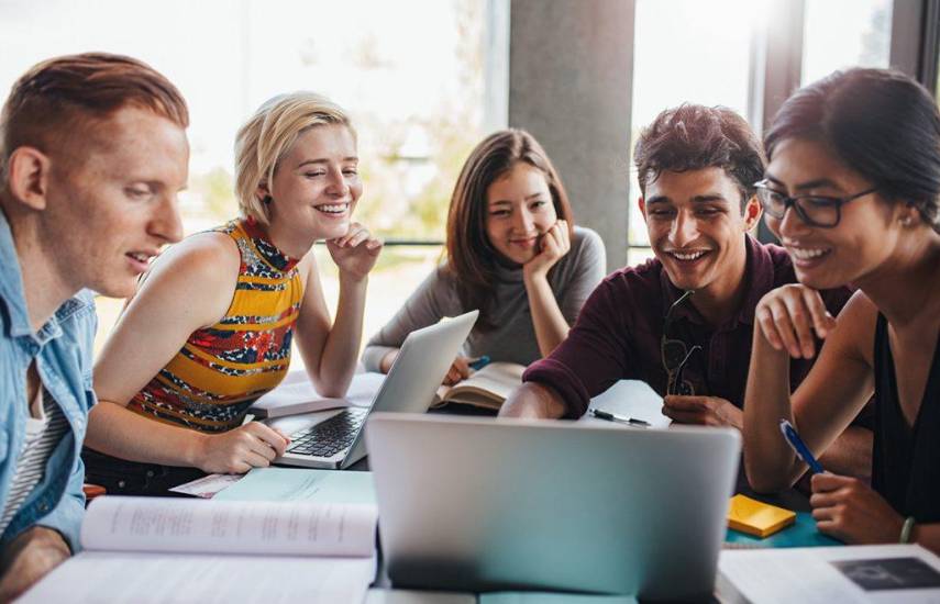 Abren convocatorias a becas exteriores