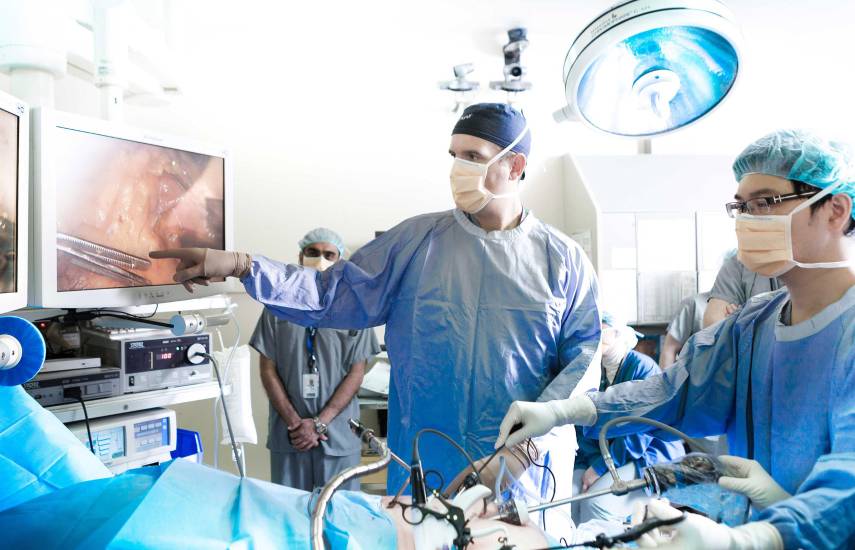 Los instrumentistas y enfermeras, en disputa