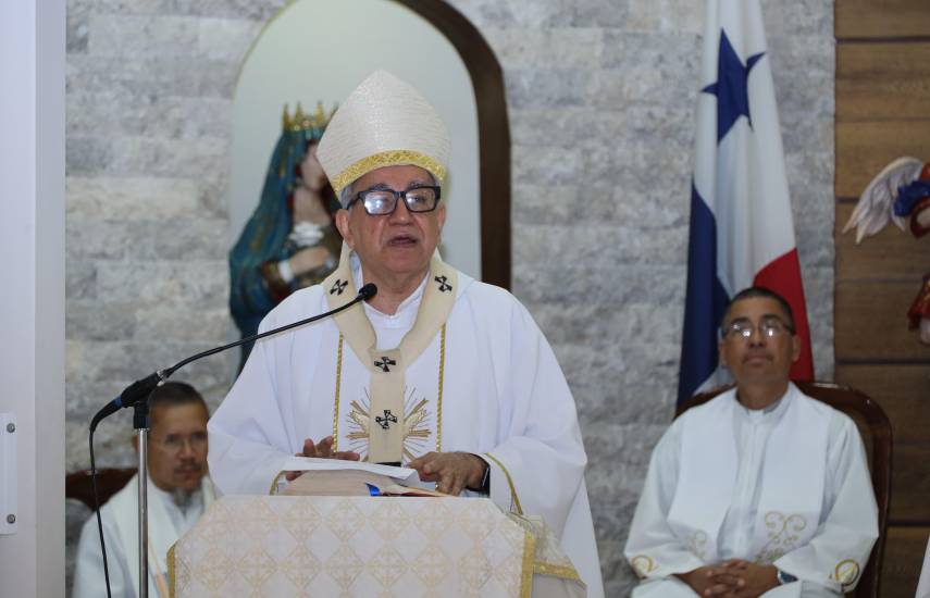 Monseñor Ulloa destaca la fe como eje del ministerio sacerdotal