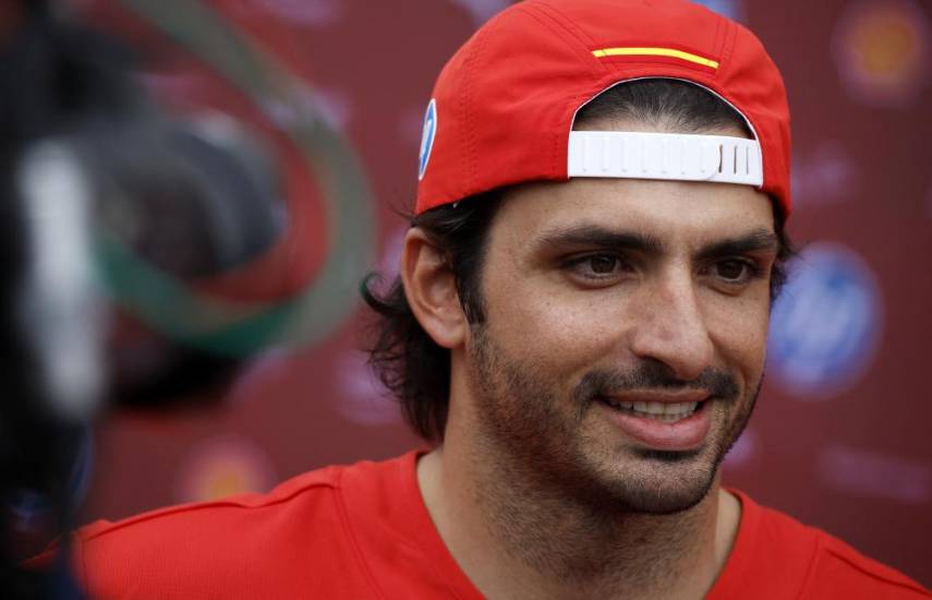 Carlos Sainz y el rumor de fichar por Williams: “Me hace reír”