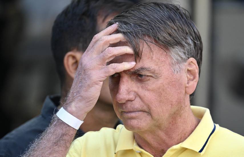 Supremo brasileño rechaza pedido de prisión domiciliaria de Bolsonaro tras más de una semana hospitalizado