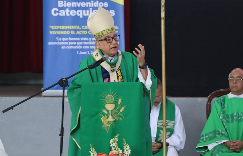 Monseñor José Domingo Ulloa exhorta a vivir la identidad cristiana con coherencia