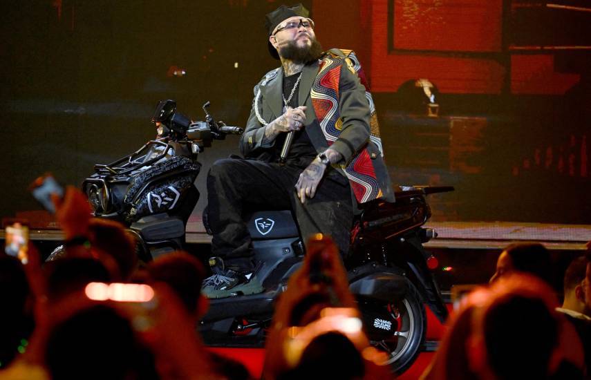 Farruko firma un acuerdo global de co-management con WK Entertainment y Massivo Entertainment