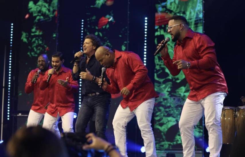 Grupo Niche celebra junto a Carlos Vives en Premios Tu Música Urbano