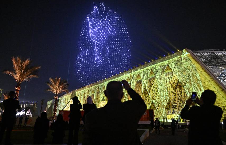El Cairo acoge un espectáculo faraónico para la inauguración del Gran Museo Egipcio