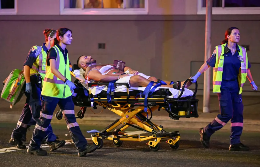 Al menos 11 muertos y 29 heridos en tiroteo durante una celebración judía en una playa de Australia