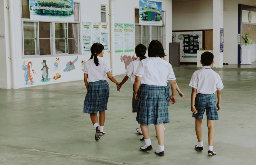 Los cambios en el uniforme escolar dividen a la comunidad educativa