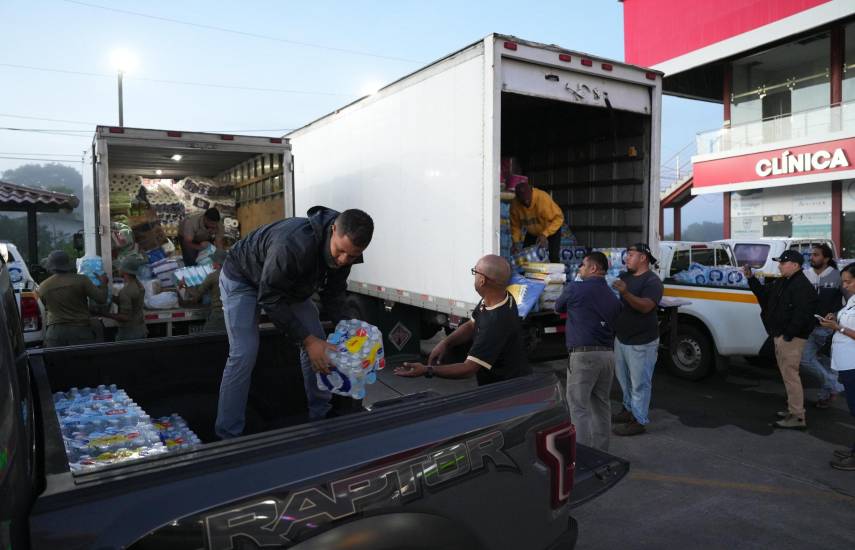 Colchones, alimento, carreteras: la ayuda estatal llega tras sismo