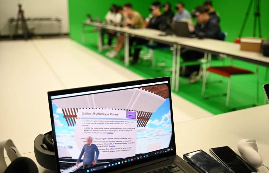 Profesores generados por IA dan clase en una universidad de Hong Kong