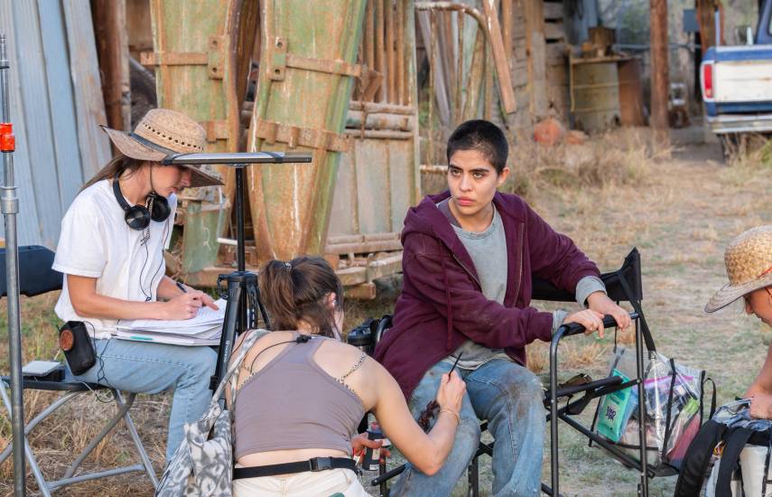 Jaklyn brilla con su primer protagónico en “Broken Land”