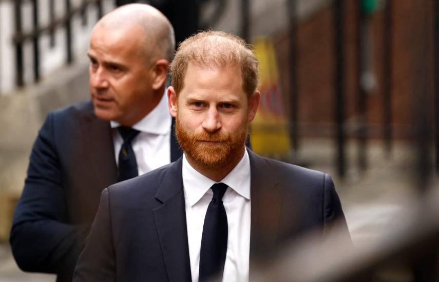 ONG africana demanda al príncipe Enrique por difamación