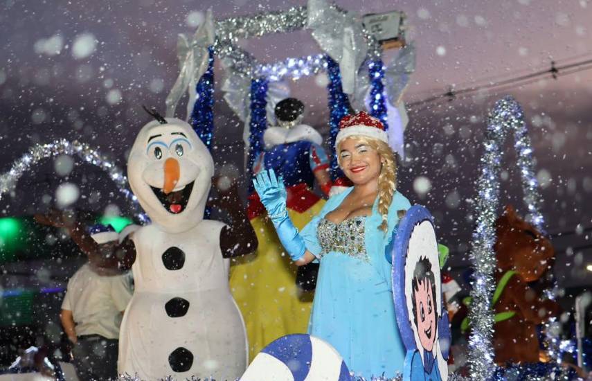 Diversos desfiles de Navidad movilizan a miles de familias en varios corregimientos