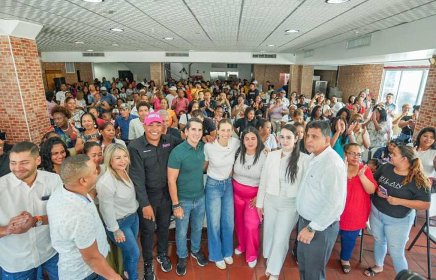 Roux promete metrocable, empleo, titulaciones y educación de calidad en San Miguelito