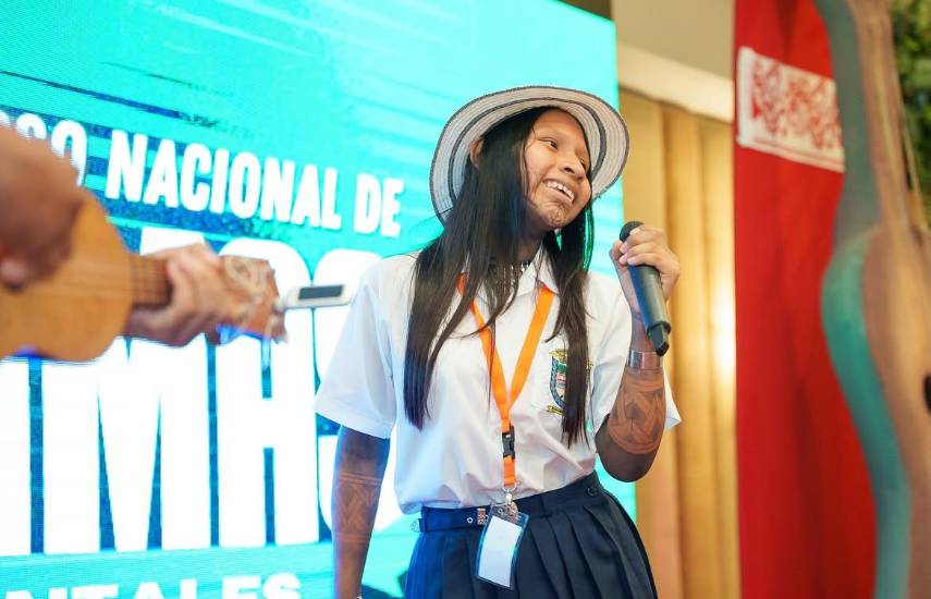 Estudiantes exaltan la identidad nacional en Concurso Nacional de Décimas Ambientales