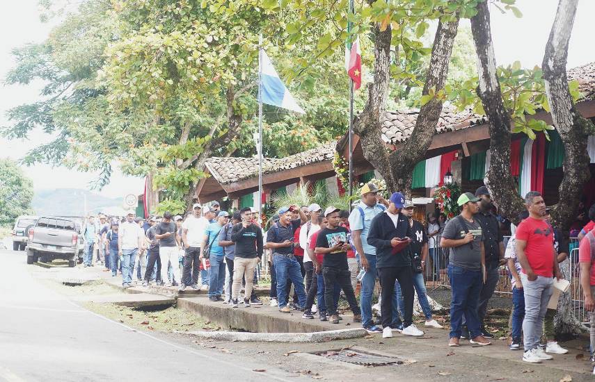 Feria de reclutamiento en La Pintada recibe más de 3,000 personas