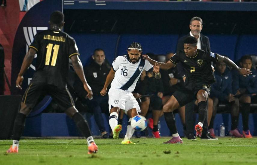 Panamá vence 3-2 a Guatemala con doblete de Cecilio Waterman