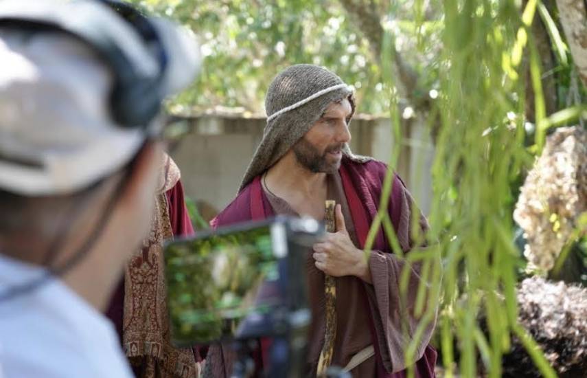 Arap Bethke interpreta al Apóstol Pedro en “La Última Semana de Jesús”