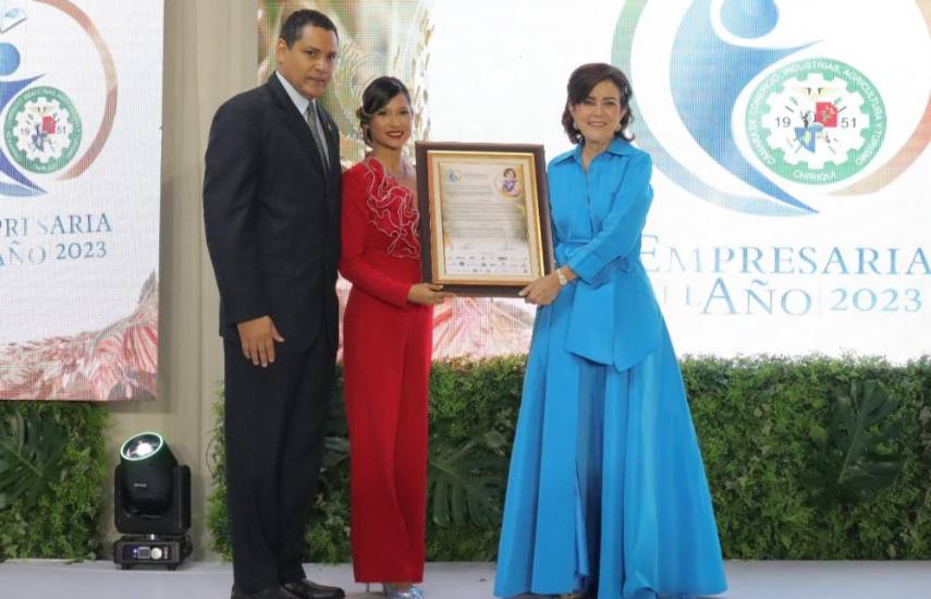 CAMCHI reconoce a María Isabel Mariño de Anguizola como “Empresario del año 2023”