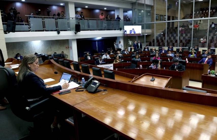 Propuestas buscan reformas sociales y fin de privilegios