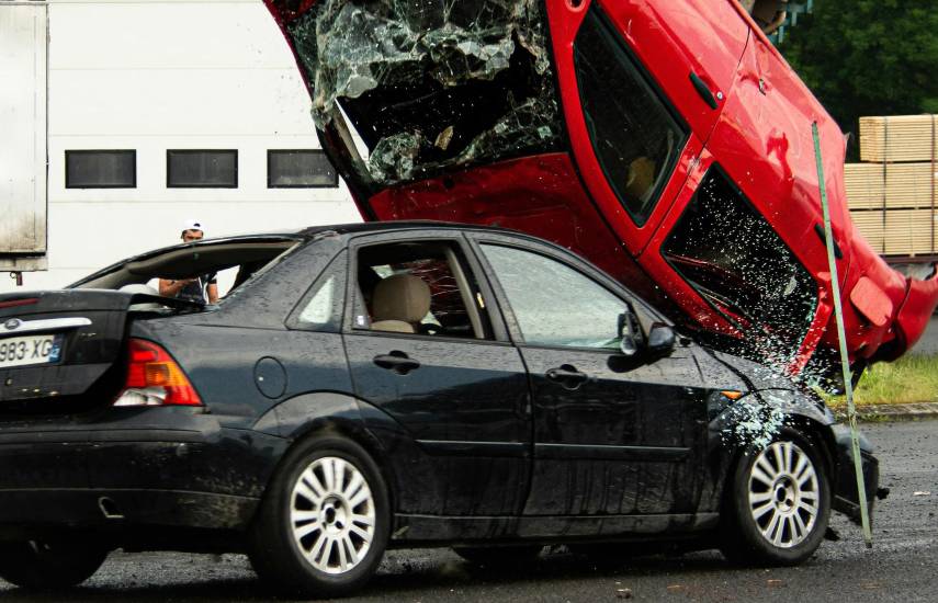 EDITORIAL : Velocidad e imprudencia