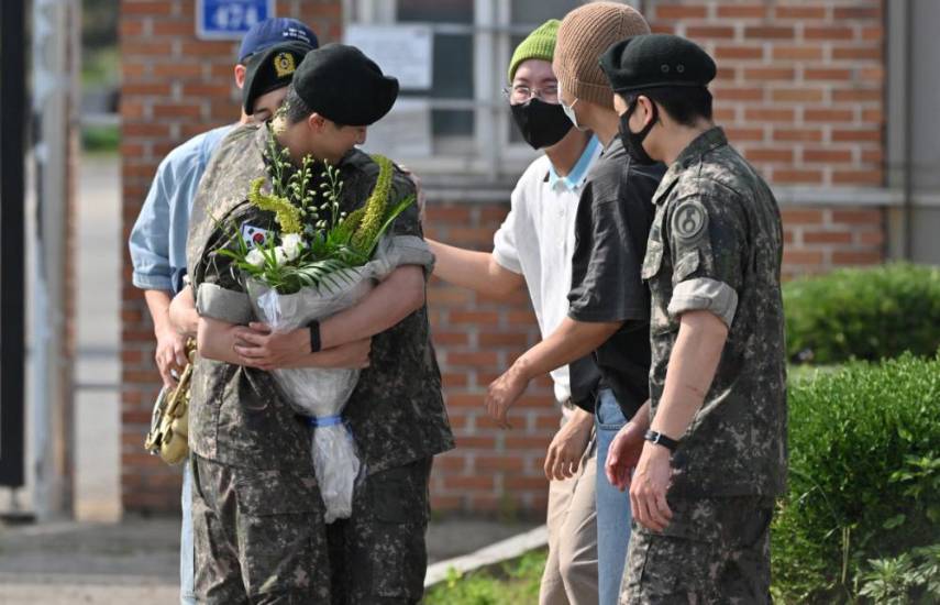 Jin, estrella de BTS concluye servicio militar en Corea del Sur