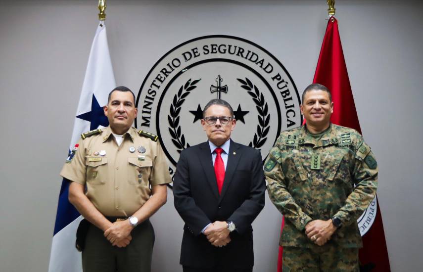 El comisionado Larry Solís asume el cargo de director general del Senafront