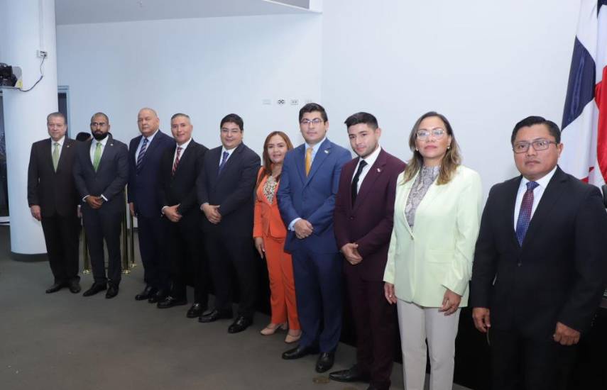 Comisión de Economía y Finanzas de la Asamblea Nacional queda juramentada e instalada