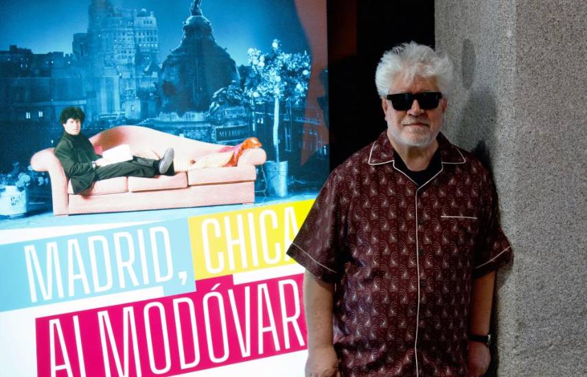 Pedro Almodóvar y su musa, Madrid, tema de una exposición en la capital española