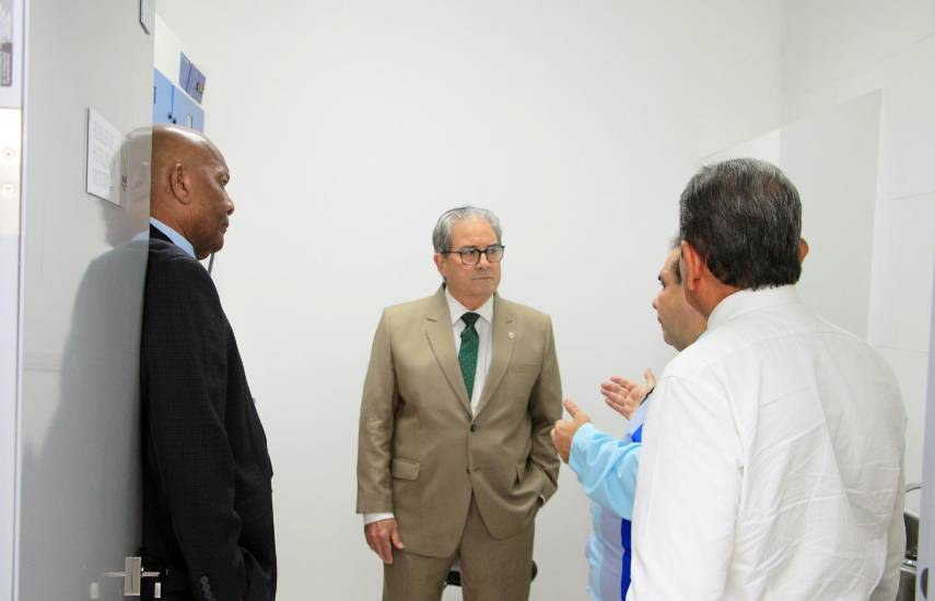 Panamá fortalece la detección temprana del cáncer cervicouterino con nuevo Centro de Citopatología