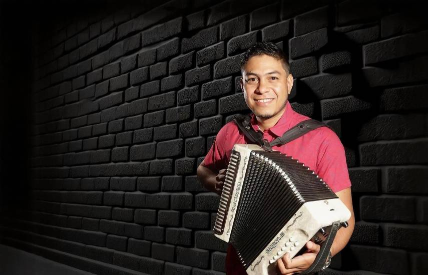 Hermanos Esclopis buscan dejar un legado en el típico