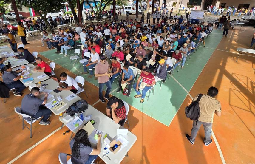 Oportunidad de empleos masivos en La Pintada: feria de reclutamiento atrae a miles en busca de trabajo en Cobre Panamá