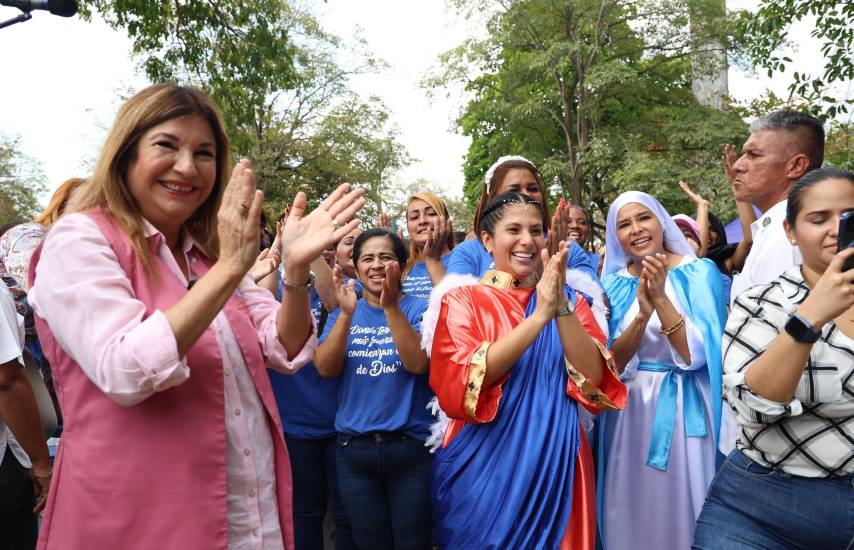 Inauguran panadería y parque infantil en el Centro Femenino de Rehabilitación