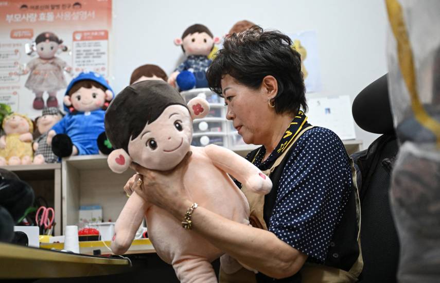 En Corea del Sur las muñecas con IA cuidan a los ancianos