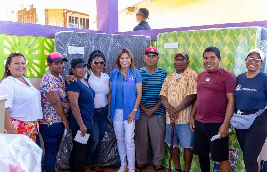 La primera dama da seguimiento a compromisos y avances en Isla Otoque