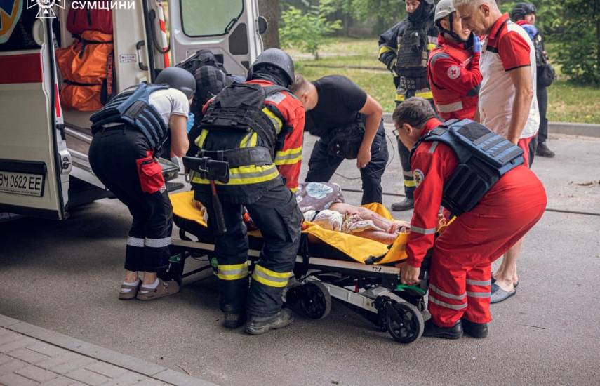 Ataque ucraniano deja un muerto y un incendio en una refinería en Rusia