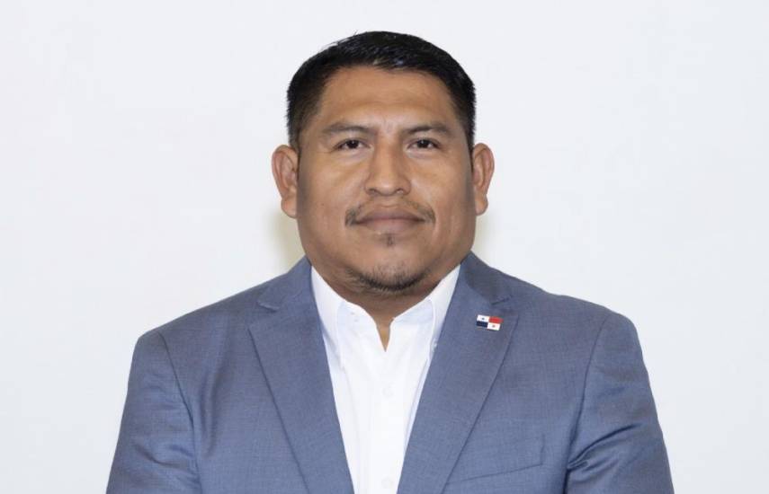 Cortizo nombra a Eleazar Gómez como gobernador de la provincia de Bocas del Toro