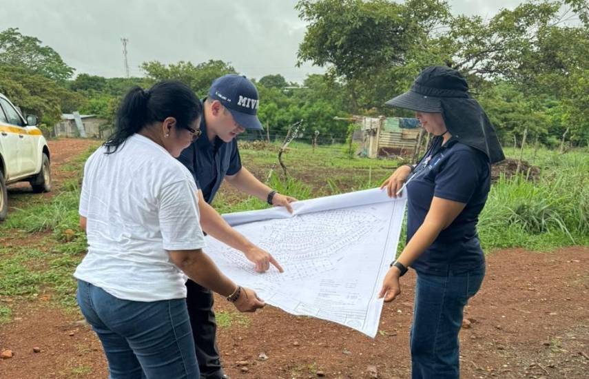 Miviot inicia censo para legalización de lotes en La Cruz de Aguadulce