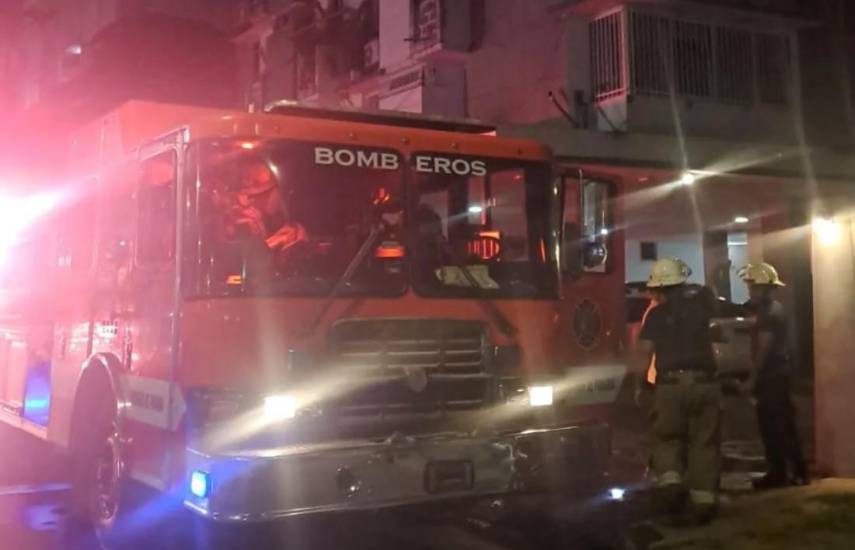 Bomberos atienden incendio en Obarrio