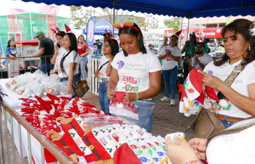 Supermercados Xtra enciende el espíritu navideño en el Parque Heliodoro Patiño en Juan Díaz