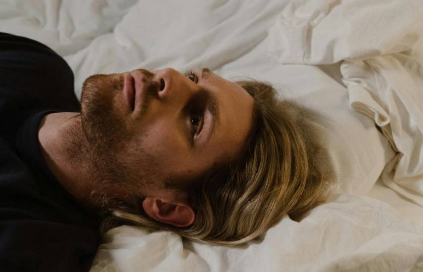 El 20% de la población duerme con los ojos abiertos, según un experto