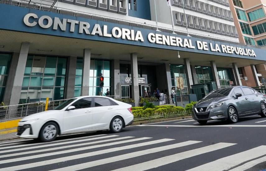 Contraloría rechaza acusaciones de “extorsión” y defiende suspensión de pagos a funcionarios