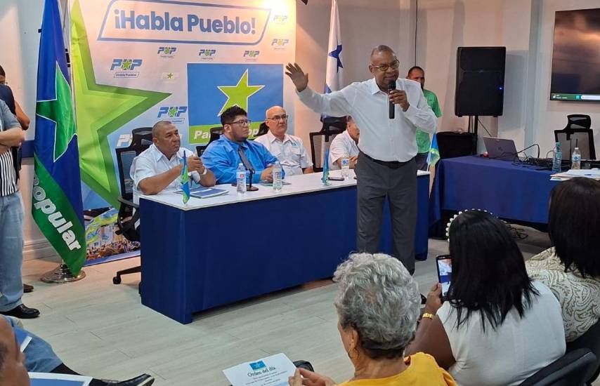 Cortesía | Cirilo Salas en una reunión con integrantes del Partido Popular.