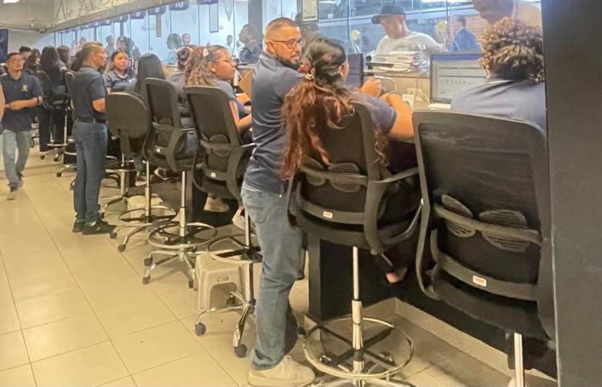 La Alcaldía de Panamá entregó más de 1,500 placas en jornada extendida