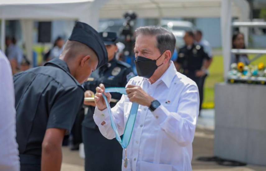 Cortizo juramenta a 502 nuevos agentes de la Policía Nacional