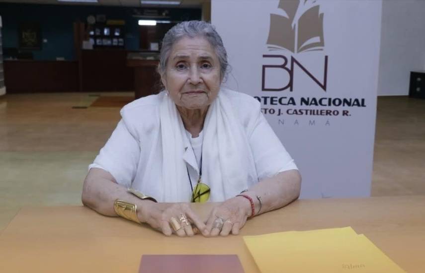 Fallece la escritora Elvia Lefevre De Wirz