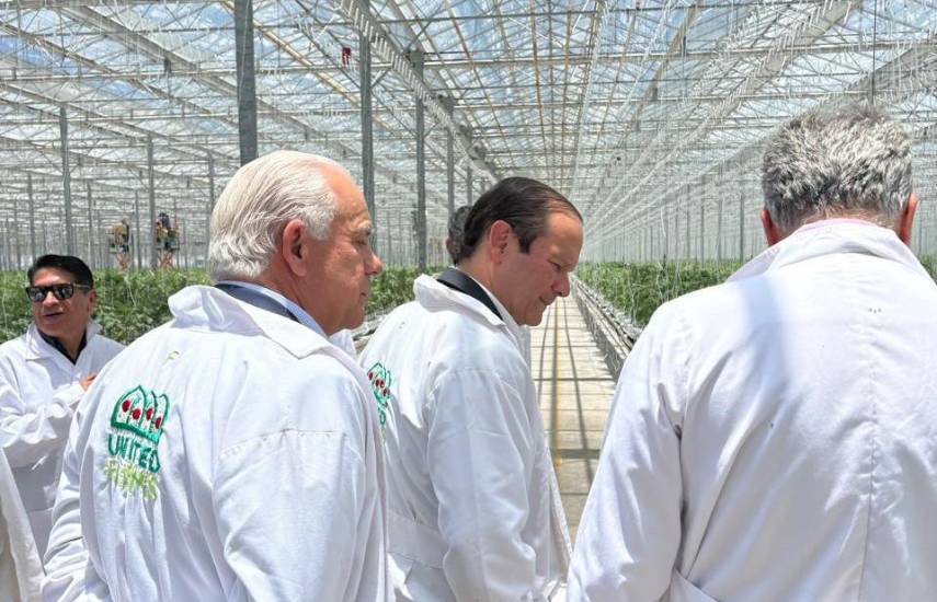 Panamá explora modelo agroindustrial de alta tecnología durante visita a Querétaro, México